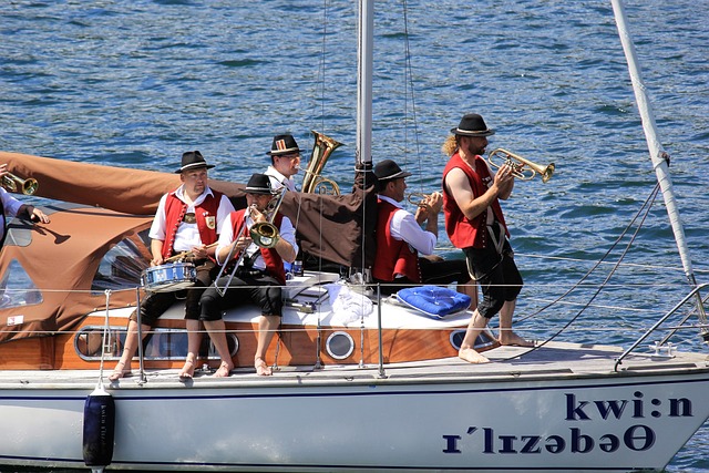 助球队打出 助球队打出